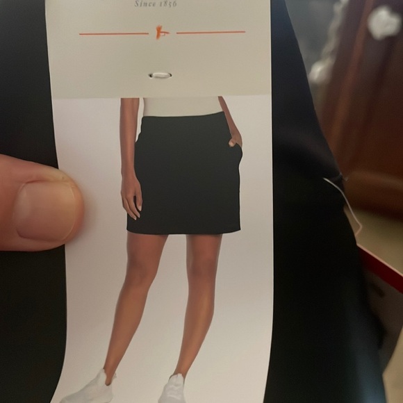 - Woman’s skirt - Picture 1 of 3